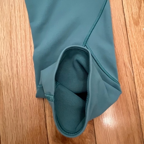 Lululemon In Movement Crop Everlux 19" Pacific Breeze Size 4 - Picture 6 of 8